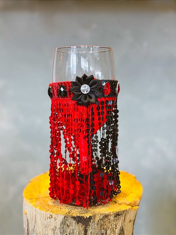 Taça luxo Pomba Gira vermelho e preto