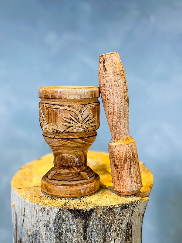 Pilão de madeira trabalhada 13cm