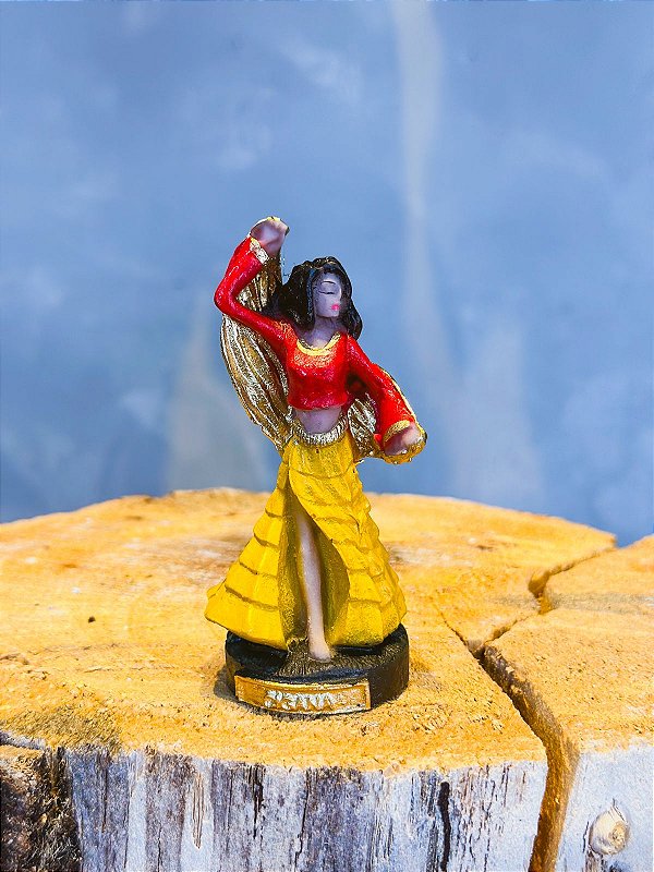 Imagem cigana vermelha em resina 10cm