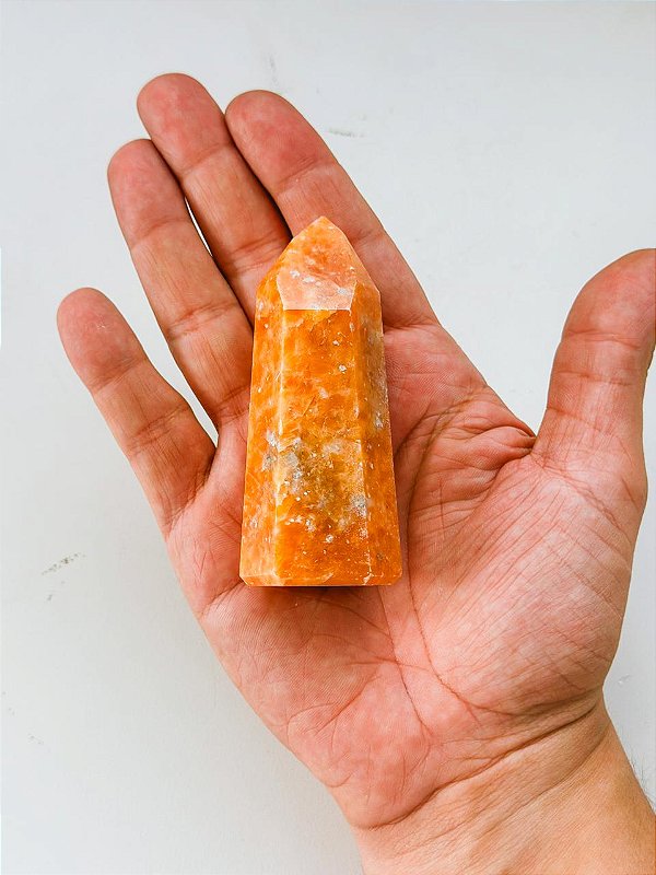 Ponta de Calcita laranja 160gr - Peça Única