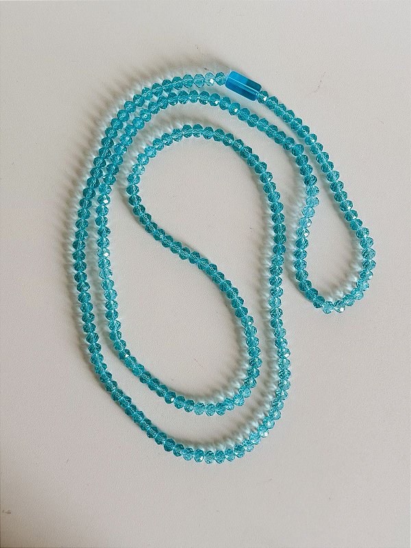 Guia de cristal azul claro transparente