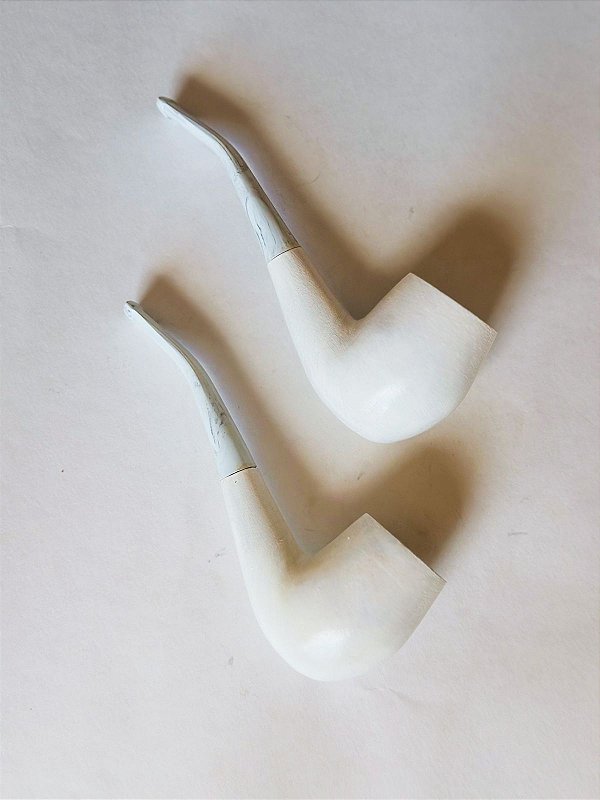 Cachimbo grande de madeira curvo branco