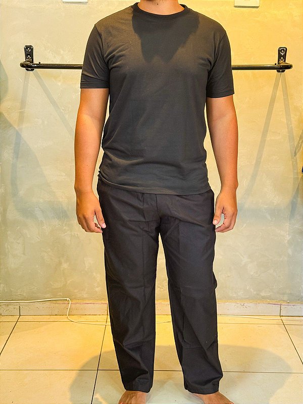 Conjunto de terreiro camiseta e calça preto