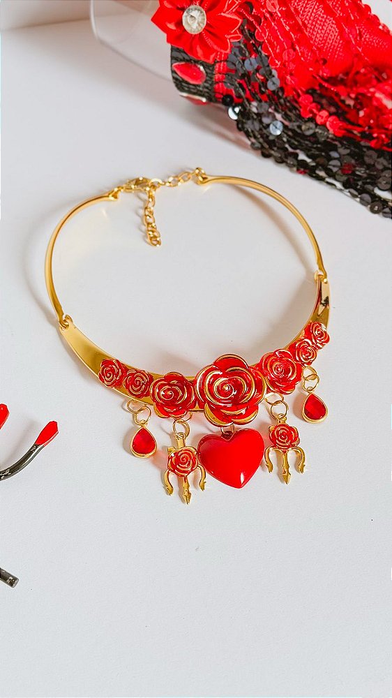 colar gargantilha folheado de pomba gira com rosas vermelhas