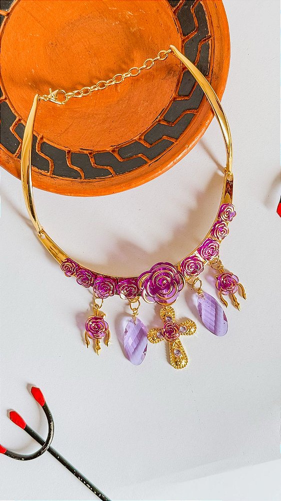 Colar gargantilha folheado roxo para pomba gira