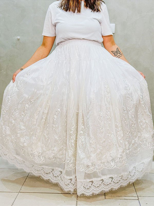 Saia branca de renda com forro luxo - edição limitada