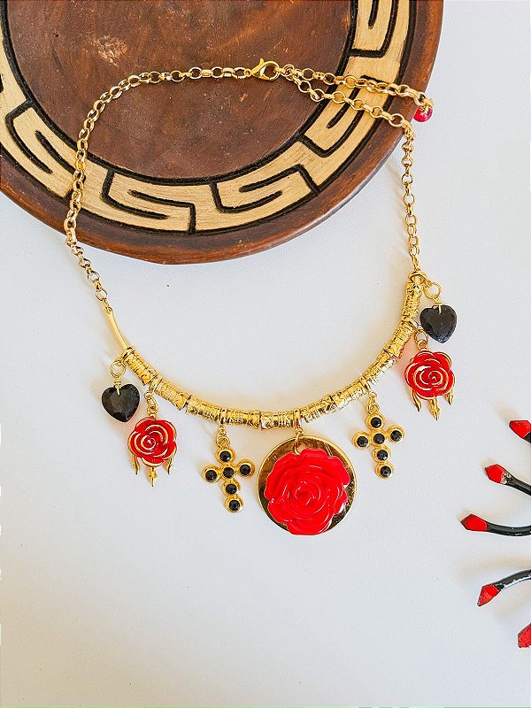 Colar folheado de pomba gira cruzeiro