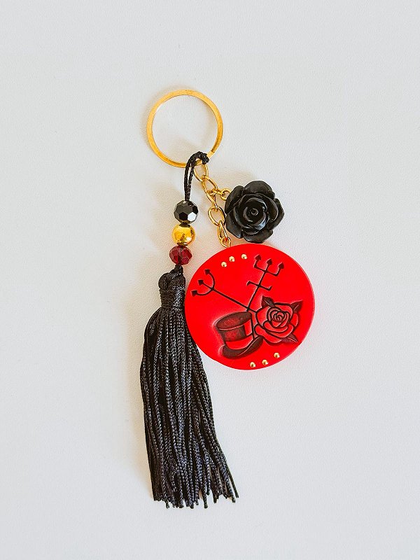 Chaveiro de biscuit Exu e pomba gira - Laroyê