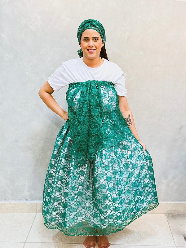 Conjunto de renda verde com forro branco
