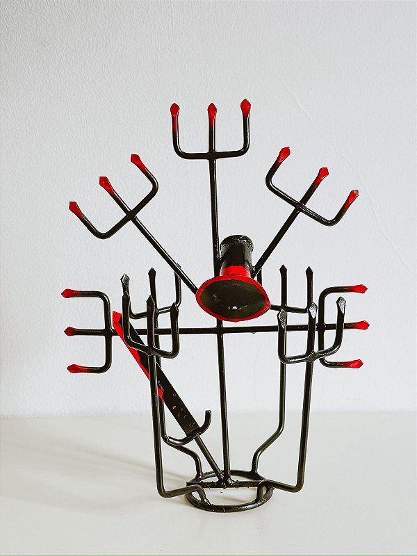 Ferradura para assentamento tridente e cartola para exu