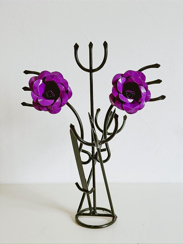 Ferradura para assentamento tridente e rosa roxa