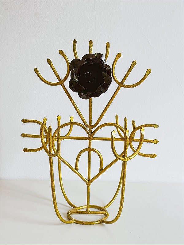 Ferradura para assentamento tridente coração dourado