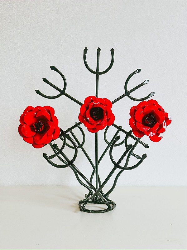 Ferradura para assentamento 9 tridente e 3 rosas