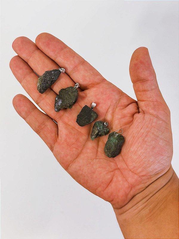 Pingente de Esmeralda Bruto -  Fortalecimento e Cura