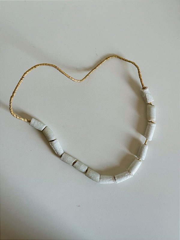 Ileke coral Africano Monjolo - Branco