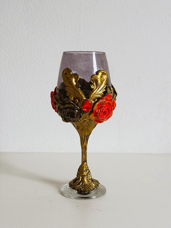 Taça luxo de PombaGira com Cristal vermelho e Rosas