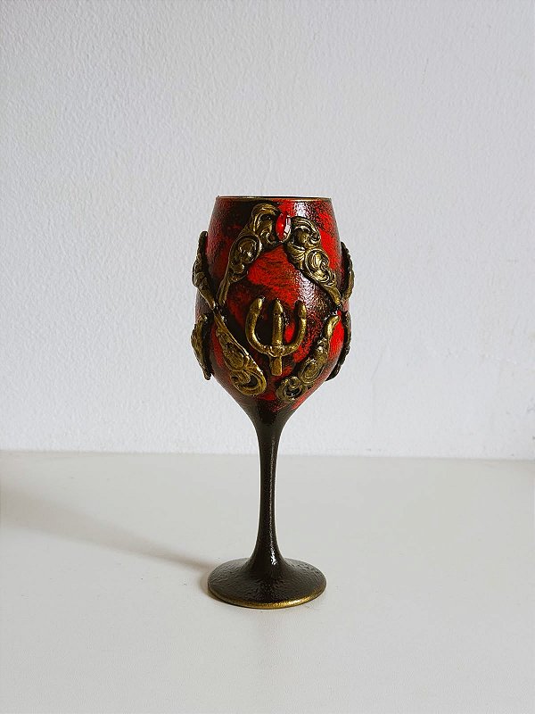 Taça luxo para Pomba Gira vermelho com dourado