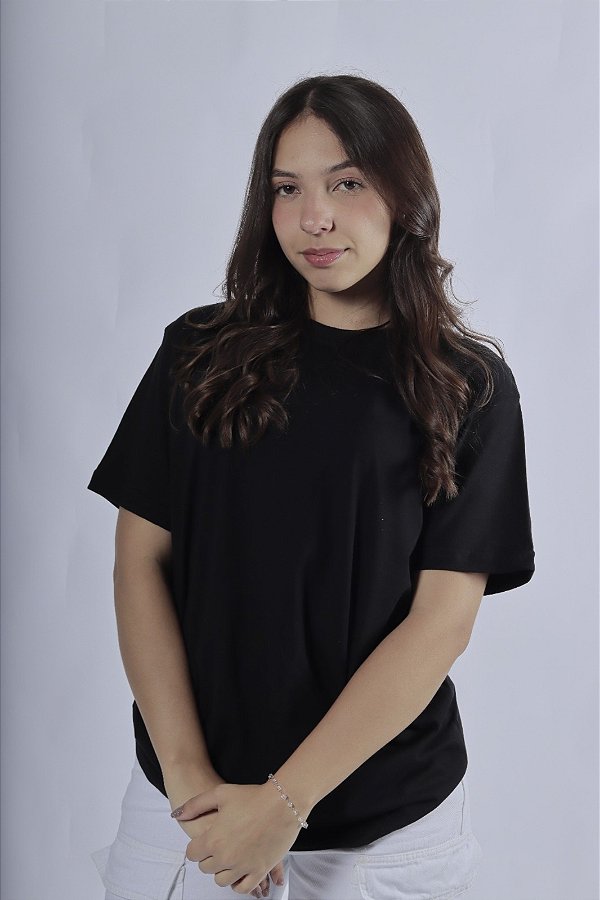 HERE I AMⓇ T-SHIRT BÁSICA PRETA PREMIUM UNISSEX
