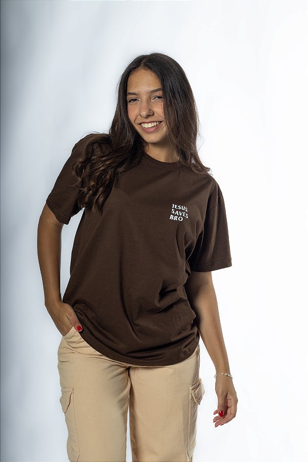 T-SHIRT JESUS SAVES BRO MARROM UNISSEX TRADICIONAL PREMIUM