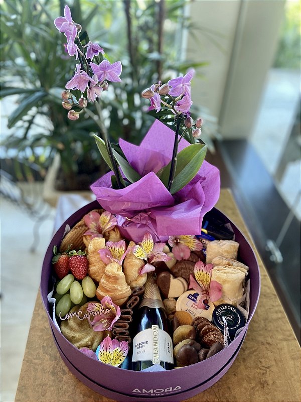 CHÁ DA TARDE COM ORQUÍDEA