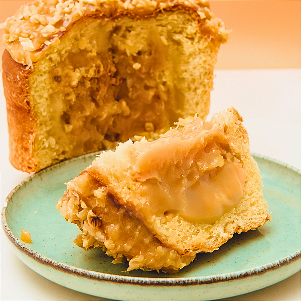 Panetone Recheado - Doce de Leite com Nozes