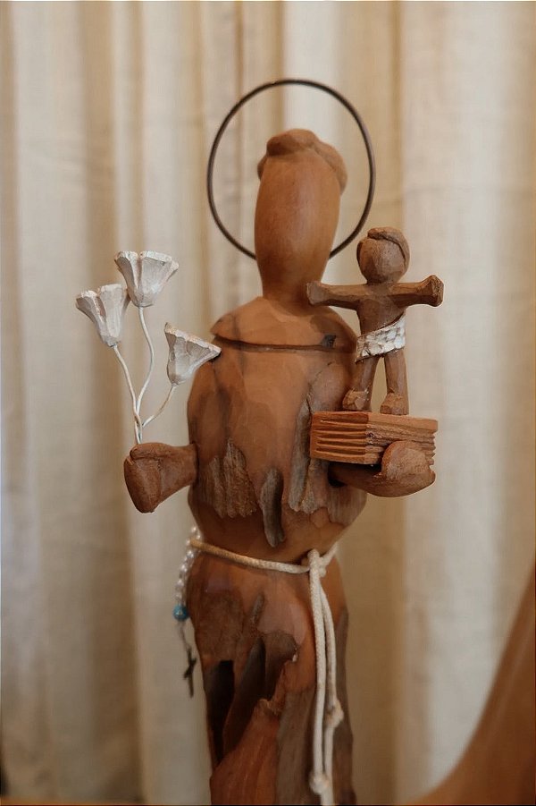 Santo Antônio em Madeira Umburana | Divina Brasilidade