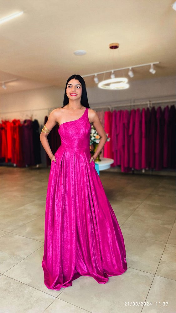 Vestido longo fucsia ombro unico detalhe nas costas com armação na saia
