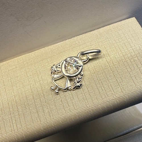 Pingente Menina Trança