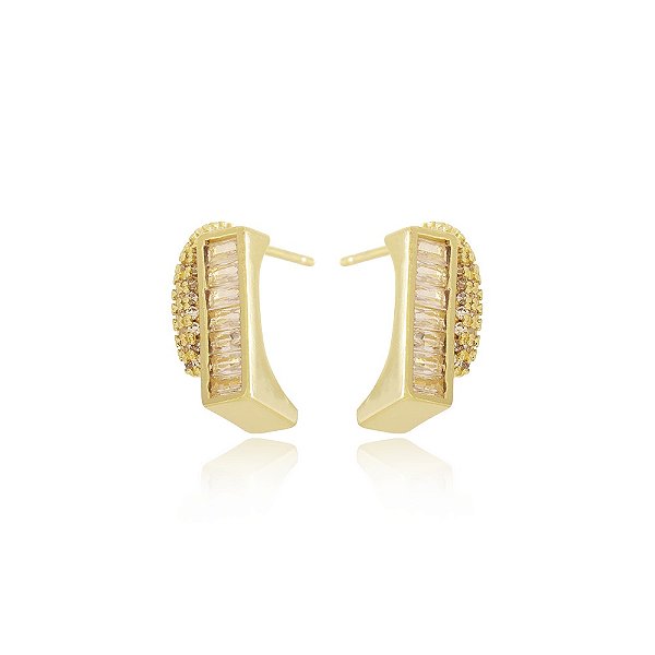 Brinco meia argola cravejada com detalhe retangular (BANHADO A OURO 18K)