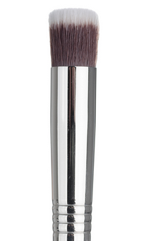 P30 - Kabuki Soft Preciso Pequeno Day Makeup