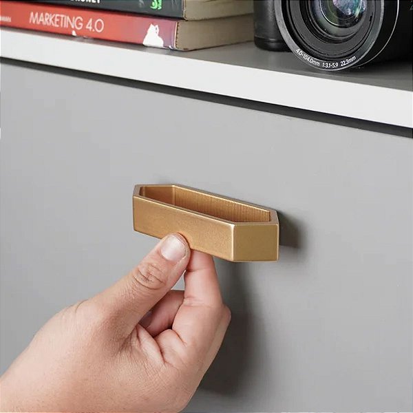 Puxador Alça Elemento M Dourado - Zen Design