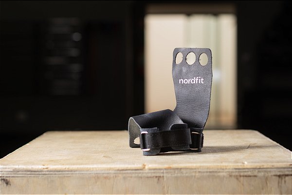 Grip de Couro 3 Furos NordFit - Preto