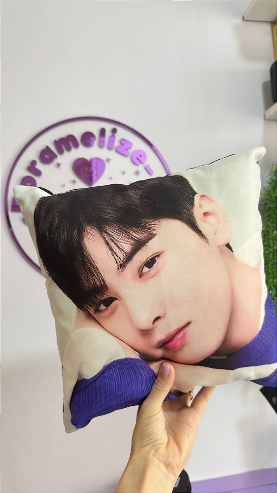 Almofada Nunu — Cha Eunwoo