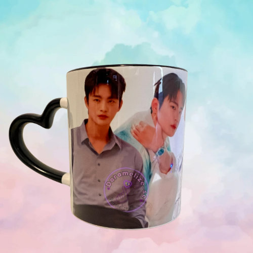 CANECA PRETA COM ALÇA CORAÇÃO - SEO IN-GUK