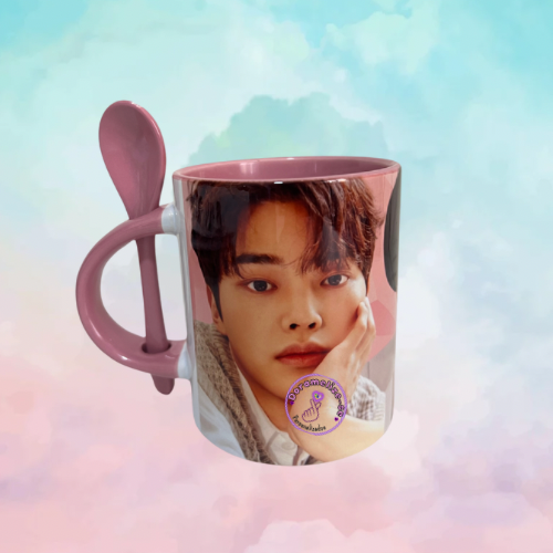 CANECA COM COLHER ROSA - Oppas e JK