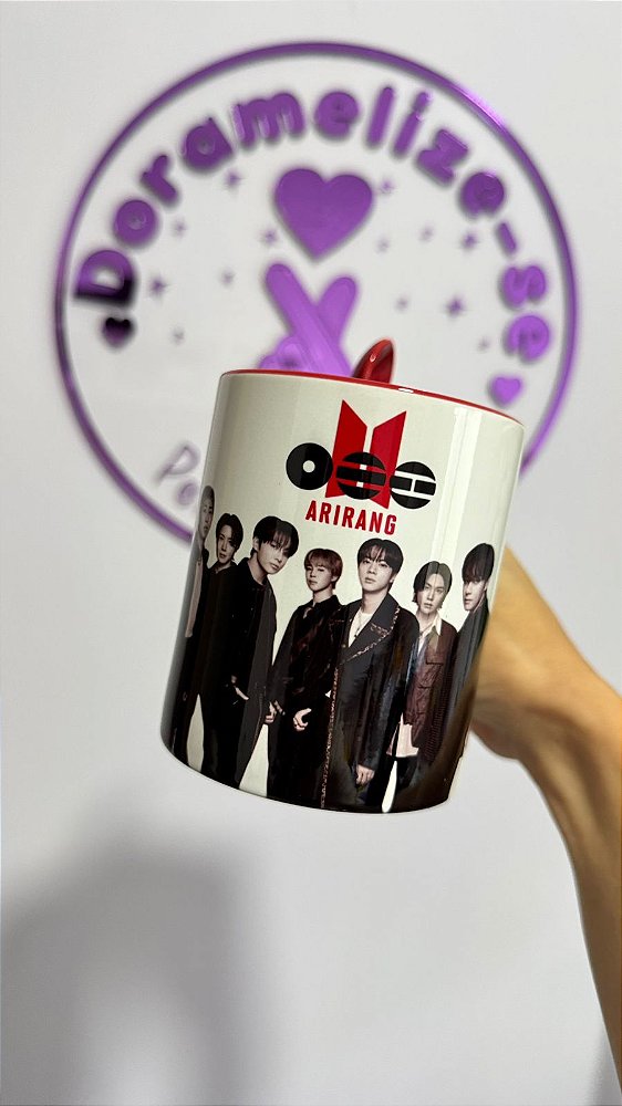 CANECA COM COLHER VERMELHA - ARIRANG BTS