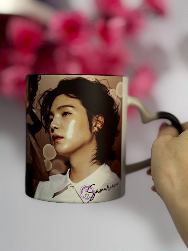 CANECA MÁGICA  ALÇA CORAÇÃO - YOONGI SUGA