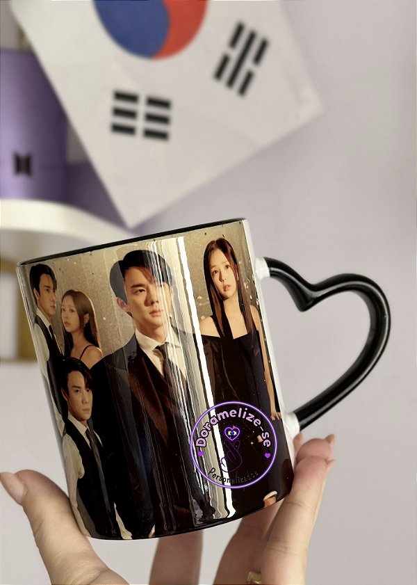 CANECA PRETA COM ALÇA CORAÇÃO - QUANDO O TELEFONE TOCA