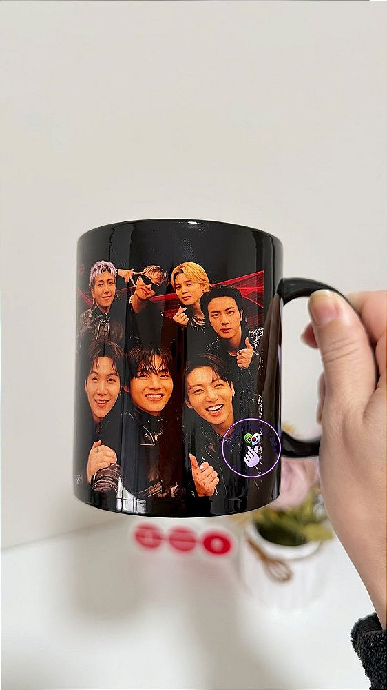 CANECA BLACK • BTS • Merry Go Round