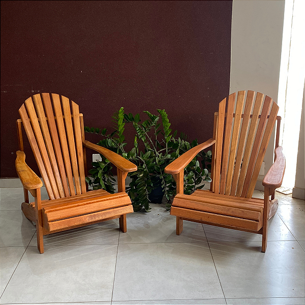 Poltrona Rústica Pavão em Madeira Maciça de Reflorestamento