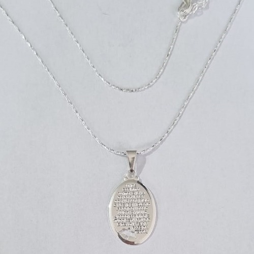 GARGANTILHA FOLHEADA A PRATA COM 50 MILÉSIMOS + VERNIZ DIAMOND CORRENTE L11 IMPORTADA 45CM PINGENTE ORAÇÃO ESPIRITO SANTO PEQUENO 20MM PRGG000183