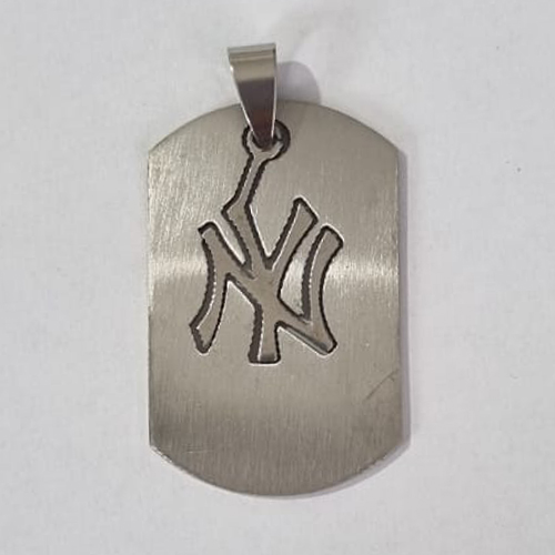PINGENTE EM AÇO INOXIDÁVEL 316L PLACA NEW YORK CENTRO LIVRE  39MM ACPG000005