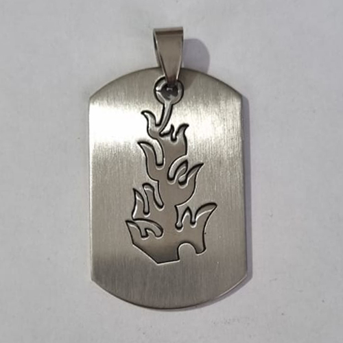 PINGENTE EM AÇO INOXIDAVEL 316L PLACA FOGO  CENTRO LIVRE TAMANHO 40MM ACPG000019