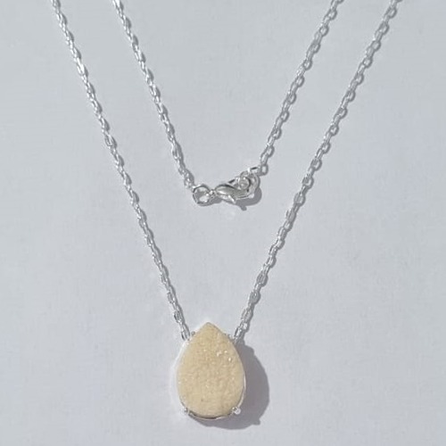 GARGANTILHA FOLHEADA A PRATA COM 50 MILÉSIMOS + VERNIZ DIAMOND CORRENTE CADEADO 70CM PEDRA DRUSA SINTÉTICA AMARELA FECHO LAGOSTA 13X18MM PRGG000284