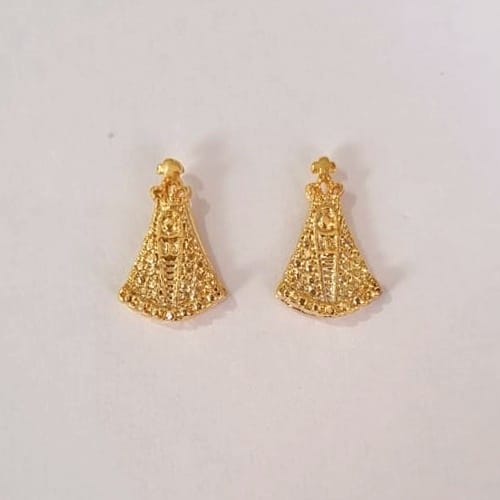 BRINCO FOLHEADO A OURO NOSSA SENHORA APARECIDA COM COROA 16MM OUBR000021