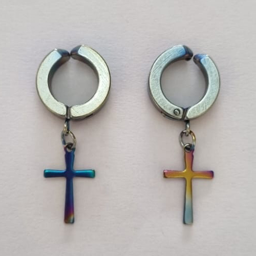 BRINCO EM AÇO INOXIDÁVEL 316L ARGOLA PRESSÃO COM CRUCIFIXO COLORIDA 30MM ACBR000060