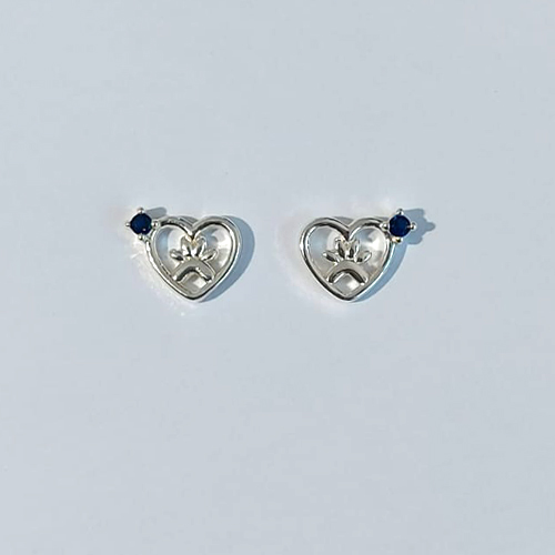 BRINCO FOLHEADO A PRATA COM 50 MILÉSIMOS + VERNIZ DIAMOND BRINCO DE PINO CORAÇÃO PATINHA 12MM PRBR000510