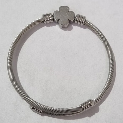PULSEIRA (BRACELETE) EM AÇO INOXIDÁVEL COM TREVO 11MM E DETALHES NAS PONTAS LARGURA 3MM ACPS000309