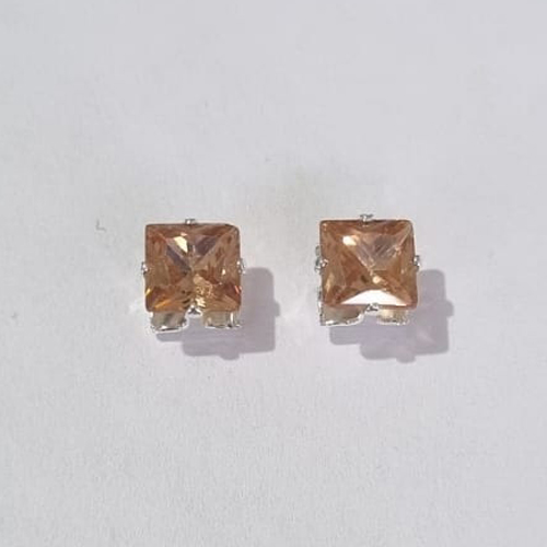 BRINCO FOLHEADO A PRATA COM 50 MILÉSIMOS + VERNIZ DIAMOND QUADRADA COM  ZIRCÔNIA SALMÃO 7.5MM PRBR000584