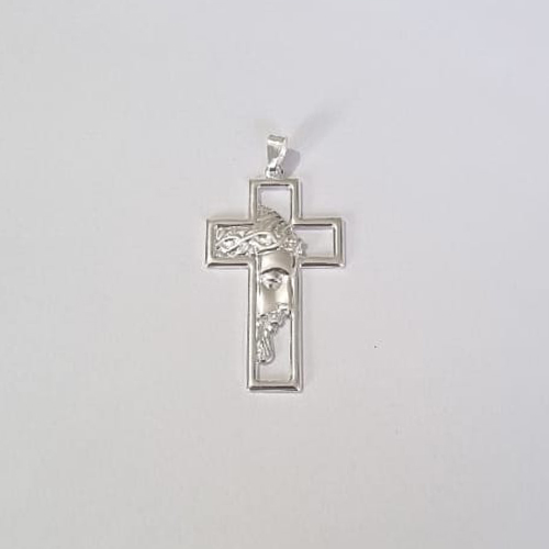 PINGENTE FOLHEADO A PRATA COM 50 MILÉSIMOS + VERNIZ DIAMOND CRUCIFIXO FACE JESUS 21X37MM PRPG000021
